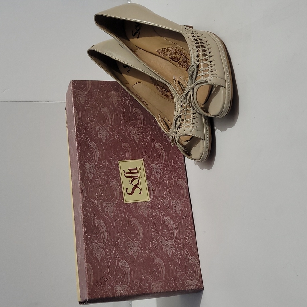 Söfft Beige Peep-Toe Woven Heels
